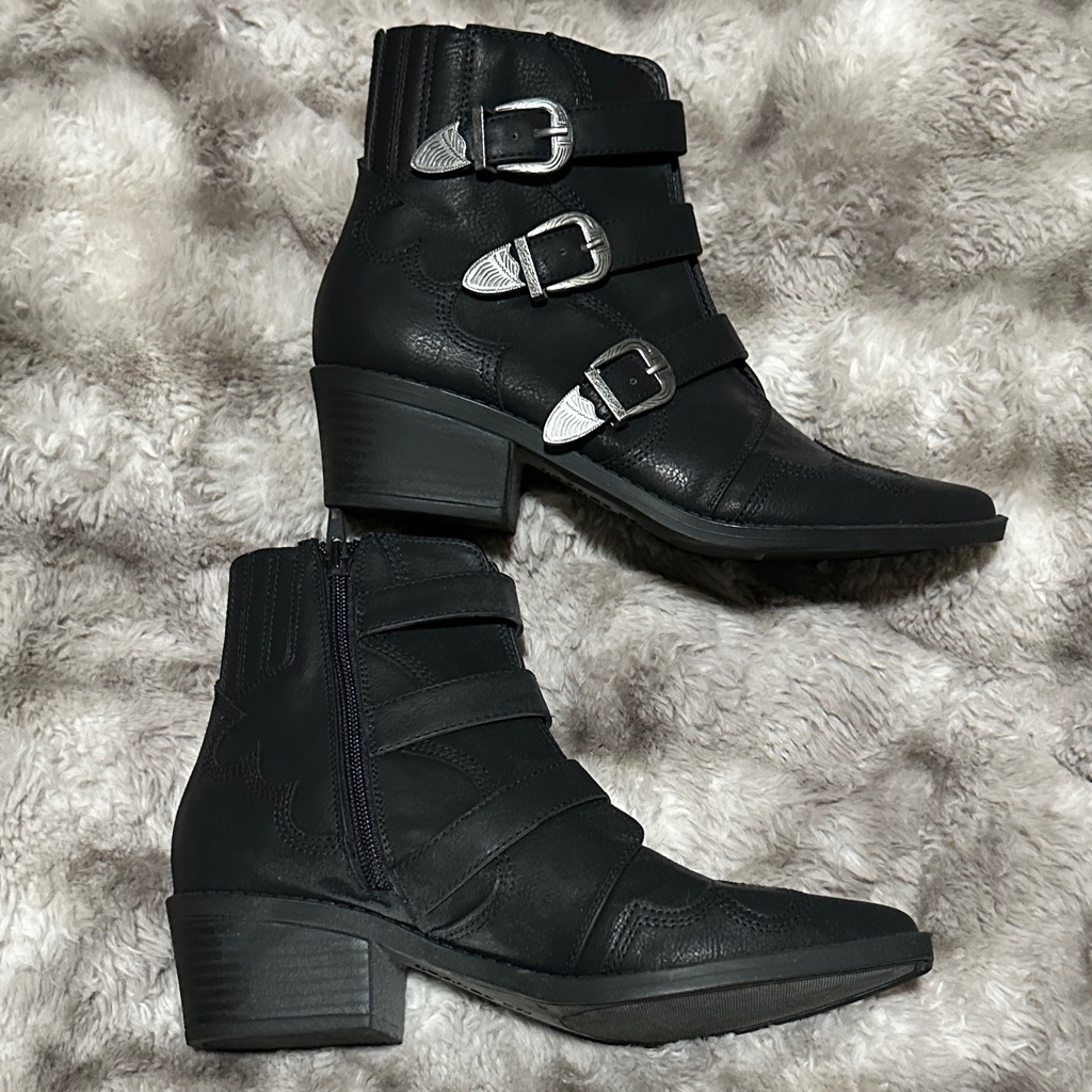 Indigo Rd Brand Black Womens Buckle Ankle Boots